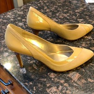 Beautiful Ann Taylor heels.